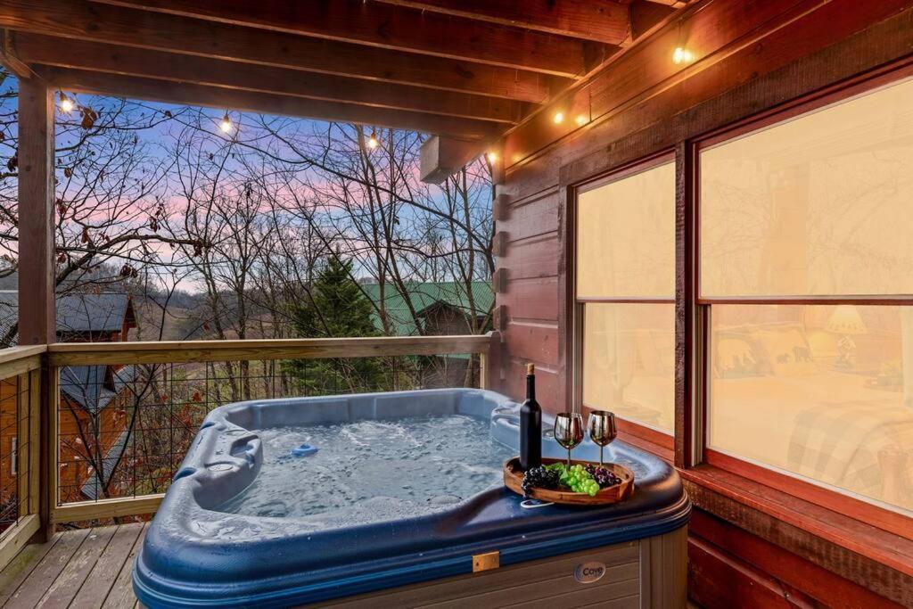 A Moment Inn Time Pigeon Forge Exterior photo
