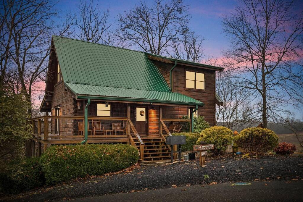 A Moment Inn Time Pigeon Forge Exterior photo