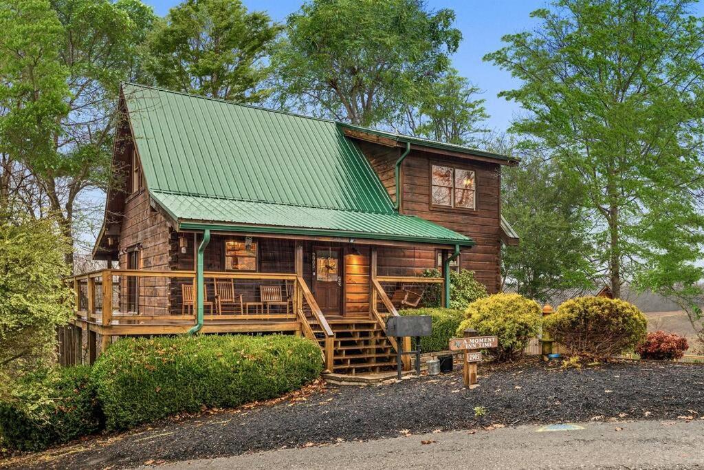 A Moment Inn Time Pigeon Forge Exterior photo